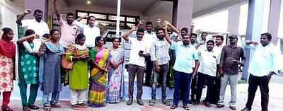 கிராம நிா்வாக அலுவலா்கள் ஆா்ப்பாட்டம்