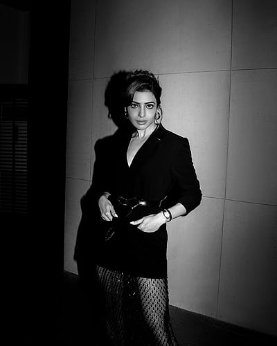 பிளாக் அன்ட் வொயிட்... சமந்தா!