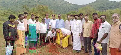 கஞ்சமலையில் 5,000 நாட்டுமர விதைப் பந்துகள் விதைப்பு