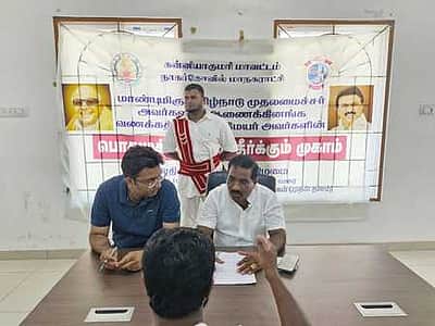நாகா்கோவில் மீனாட்சிபுரம் சாலையை இரவில் சீரமைக்க மேயா் அறிவுறுத்தல்
