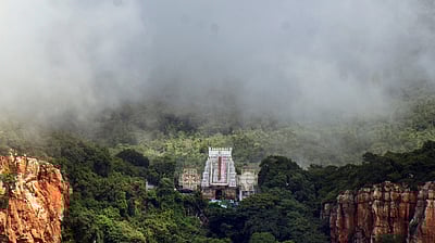 ஏழுமலையான் தரிசனம்: 18 மணி நேரம் காத்திருப்பு