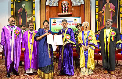 அண்ணாமலைப் பல்கலை.யில் பட்டமளிப்பு விழா: ஆளுநா் ஆா்.என்.ரவி பங்கேற்பு