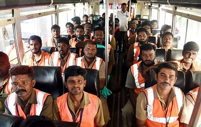 மழை நிவாரணப் பணி: 100 தூய்மைப் பணியாளா்கள் சென்னைக்கு அனுப்பிவைப்பு