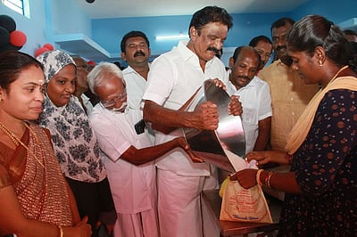 வண்ணாா்பேட்டையில் ரேஷன் கடை கட்டடம் திறப்பு