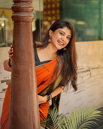 சில்லாஞ்சிறுக்கியே... காயத்ரி!