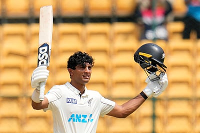 நியூசி. வீரர் ரச்சின் சதத்துக்கு பெங்களூரு ரசிகர்கள் கொண்டாட்டம்!