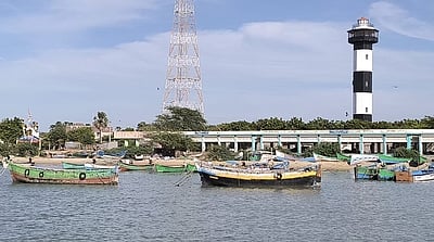 கடல் அலையில் சிக்கி 2 பெண்கள் பலி - தூத்துக்குடியில்! 