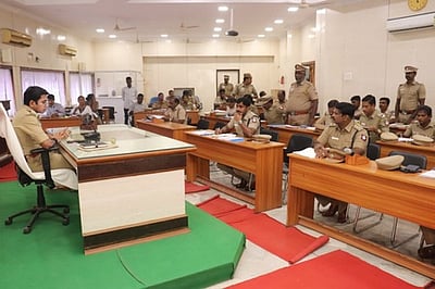 இரவு ரோந்துப் பணியை அதிகரிக்க வேண்டும்: நாகை எஸ்.பி. அறிவுறுத்தல்