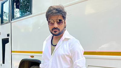 ரோலக்ஸ் தோற்றத்தில் சதீஷ்..! தமிழ்ப் படம் 3? 