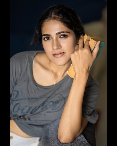 மழை பெய்கிறது, வெளியே செல்ல வேண்டாம்... சிம்ரன் சௌதரி!