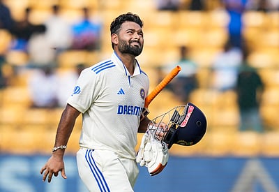 சச்சினுக்கு இருந்த அதே பிரச்னை..! 7 முறை சதமடிக்காமல் ஆட்டமிழந்த ரிஷப் பந்த்! 