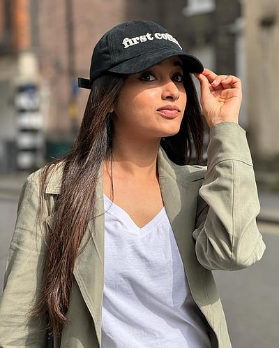 உள்ளம் உருகுதே... பிரியங்கா அருள்மோகன்!