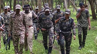 கடந்த 10 ஆண்டுகளில் 10,000 நக்ஸல்கள் சரண்! தீவிரவாத தலைமை ஒழிப்பு!!