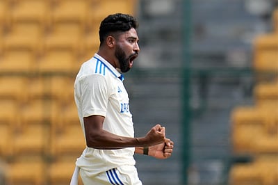 13 போட்டிகளில் 19 விக்கெட்டுகள் மட்டுமே; பிளேயிங் லெவனில் முகமது சிராஜ் இடம்பெறுவாரா? 