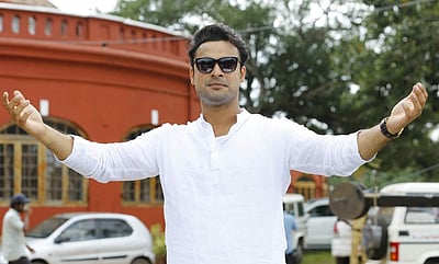 கேரள முதல்வராக டொவினோ தாமஸ்!