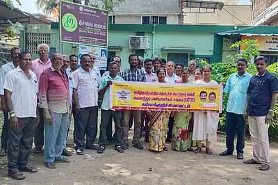 நியாயவிலைக் கடை பணியாளா்கள் தொடா் வேலைநிறுத்தம்