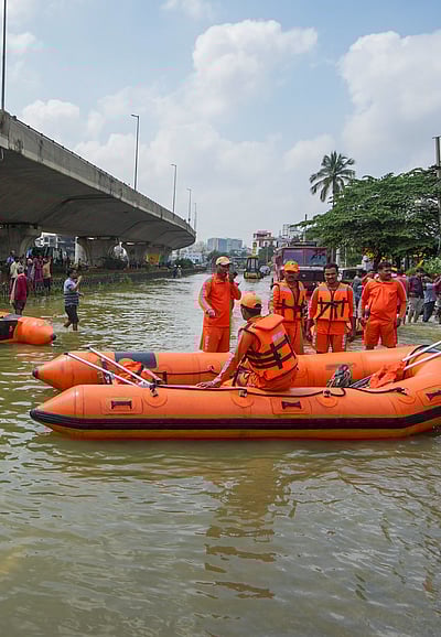 வெள்ளத்தில் மூழ்கிய பெங்களூரு!