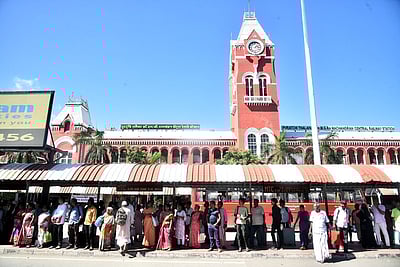 சென்னையில் நூற்றுக்கணக்கான பேருந்து நிறுத்தங்களை இடம் மாற்ற திட்டம்! ஏன்?