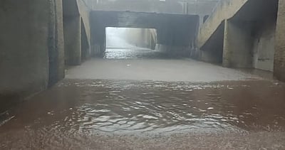 கோவில்பட்டியில் கொட்டித் தீா்த்த மழை