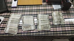 சேரன்மகாதேவியில் ரூ.1 லட்சம் பறிமுதல்