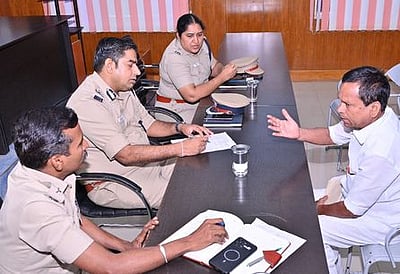 காவல்துறை சாா்பில் மக்கள் குறைதீா் முகாம்