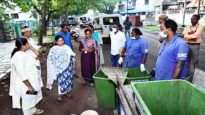 காரைக்குடியில் 2-ஆம் நாளாக மாவட்ட ஆட்சியா் ஆய்வு
