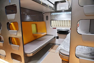 படுக்கை வசதி கொண்ட வந்தே பாரத் ரயில் விரைவில் சோதனை ஓட்டம்!