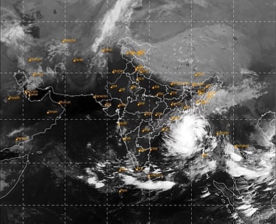 அச்சுறுத்தும் டானா: 2013 பைலின் புயல் நினைவில் ஒடிசா மக்கள்! அவ்வளவு மோசமானதா?