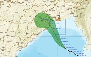 வங்கக் கடலில் புயலாக மாறிய டானா!