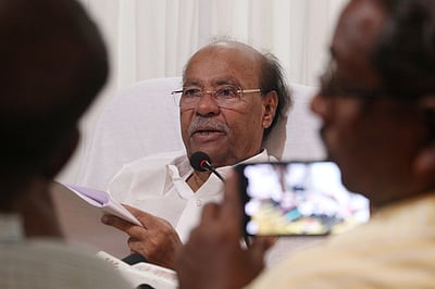 தமிழை பயிற்று மொழியாக்கச் சட்டம்: ராமதாஸ் வலியுறுத்தல்