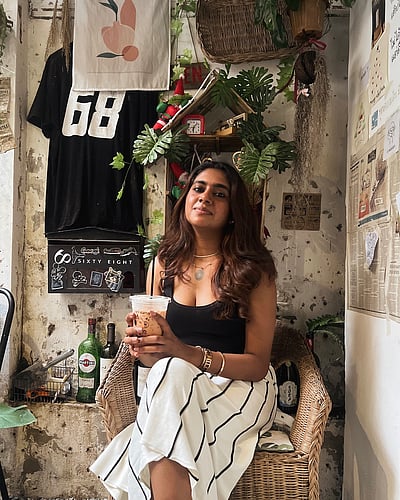 ஜில்லுனு இருக்கே... நிமிஷா சஜயன்!