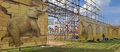 தவெக மாநாடு: 3 கி.மீ. தொலைவுக்கு அலங்கார மின் விளக்குகள்