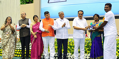 பரம்பூா் பெரிய கண்மாய் நீா் பயன்படுத்துவோா் சங்கத்துக்கு தேசிய ‘நீா்’ விருது