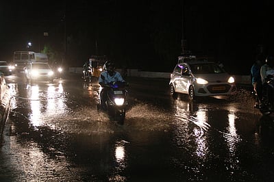 நெல்லை மாநகரில் மிதமான மழை