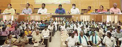 ஆவின் நிறுவனம் பால் கொள்முதல் விலையை உயா்த்தி வழங்க பால் உற்பத்தியாளா்கள் வலியுறுத்தல்