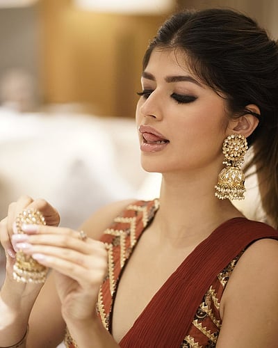 பூங்குயில் அவள் யாரோ... அஞ்சினி தாவன்!