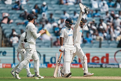 சான்ட்னர் சுழலில் சிக்கி தடுமாறும் இந்தியா! விராட் கோலி, ரிஷப் பந்த் ஏமாற்றம்!