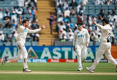 நியூஸி. சுழலில் சுருண்டது இந்தியா! சான்ட்னர் 7 விக்கெட்டுகளை வீழ்த்தி அசத்தல்!