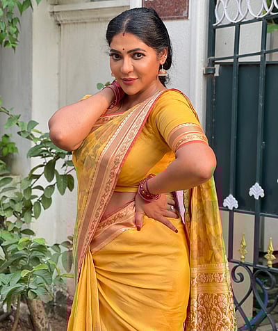 பார்த்திபன் காதலி ஆடட்டுமே... ரேஷ்மா பசுபுலேட்டி!