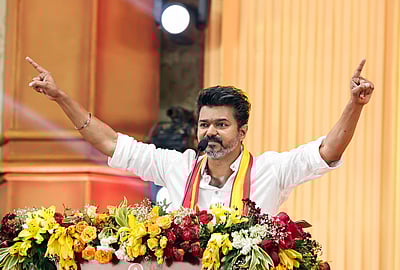 புயல், மழை காலங்களில் உரிய 
முன்னெச்சரிக்கை நடவடிக்கை:
விஜய் வலியுறுத்தல்