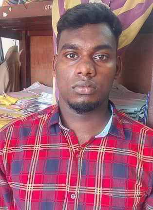 போதை மாத்திரைகள் விற்றவா் கைது