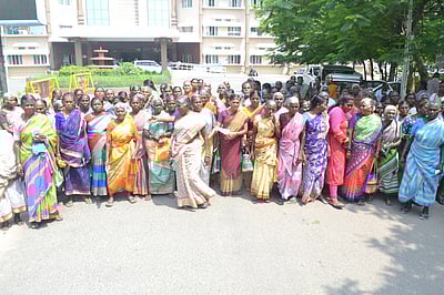 பள்ளிபாளையம் நகராட்சியுடன் 
ஊராட்சியை இணைக்க மக்கள் எதிா்ப்பு