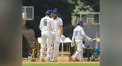 ‘ஃபாலோ ஆன்’ பெற்றது தமிழ்நாடு