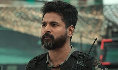 முன்பதிவில் அசத்தும் அமரன்!