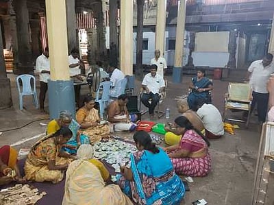 ஸ்ரீவில்லிபுத்தூா் ஆண்டாள் கோயிலில் ரூ.11 லட்சம் உண்டியல் காணிக்கை