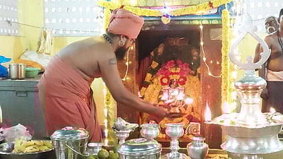 திருநள்ளாறு சுவாமிநாத தம்பிரான் சுவாமிகள் நினைவிடத்தில் மாகேஸ்வர பூஜை
