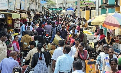 தூத்துக்குடி கடைவீதிகளில் அலைமோதிய கூட்டம்