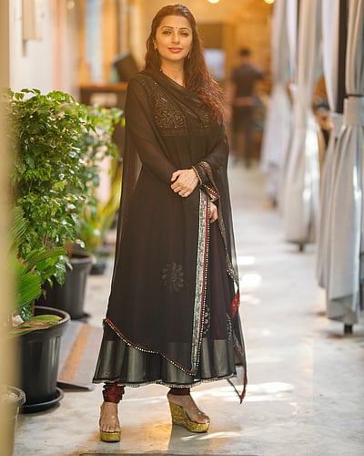 ஐஸ்கிரீம் சிலை... பூமிகா!