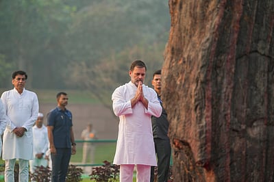 இந்திரா காந்தி நினைவு நாள்: ராகுல் மரியாதை