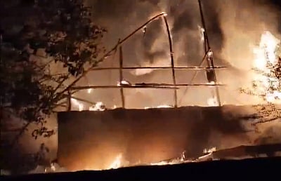 தில்லி அடுக்குமாடிக் குடியிருப்பில் தீ விபத்து: மெட்ரோ அதிகாரி உள்பட மூவர் பலி!